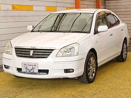 屋根付き展示場なので雨の日でもごゆっくりお車が見れます。