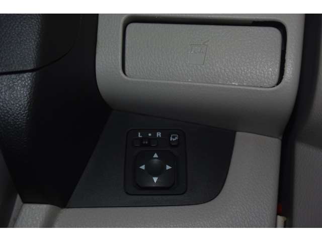 ☆当社のお約束☆メーター改ざん車両は当然取扱い致しませんが、走行や機関に支障がある車両も扱いません。専門資格のあるメカニックが1台1台入念にチェックし展示させて頂いておりますので安心してお選び下さい。