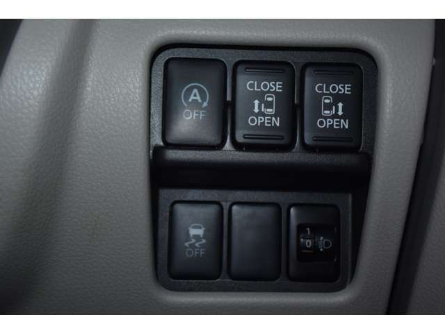 ☆内外装クリーニング☆徹底した内装クリーニングと専門の知識を持ったスタッフによるコーティング加工により全車ピカピカ♪お客様が喜んで頂ける笑顔を想像し日々向上しております！CarShop SUCCESS 0749-47-6888