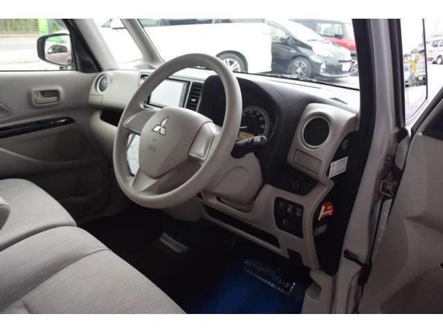 ☆1年間走行無制限保証付き☆全国の提携工場にて保証修理の対応が可能です。ロードサービスも無料付帯させさせて頂きますので、遠方のお客様も安心してお選び頂けます。CarShop SUCCESS 0749-47-6888