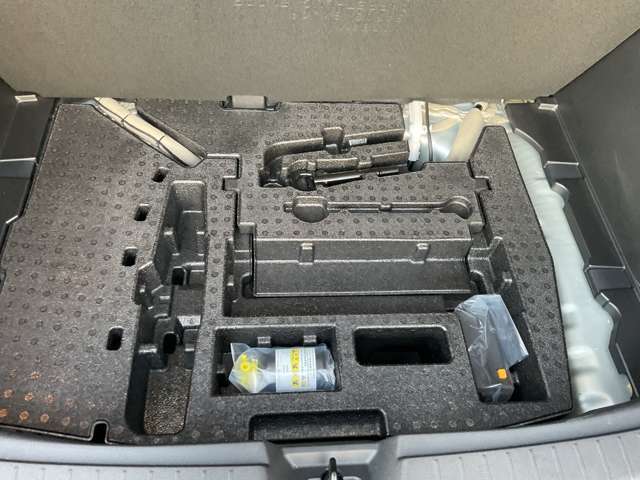 パンク修理キットなどはこちらにございます