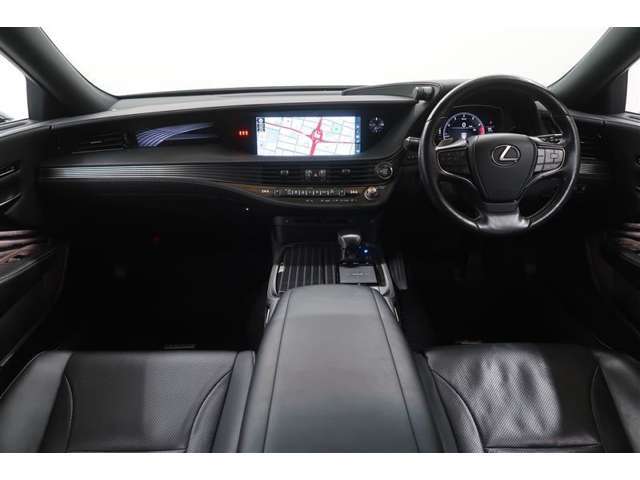 納車後は、無料1か月点検も行っております。実際に乗ってみて、気になることがあればお申しつけください。