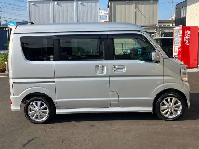 車両は低走行・高品質車を厳選して展示しております！店頭にない車種や他店舗の在庫車両も一部車両を除きお取り寄せ陸送費は頂いておりません！お客様にぴったりの1台をご提案させていただきます！！