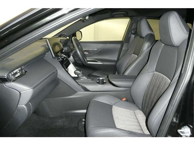 シックで落ち着いた色のシートでしょ！！