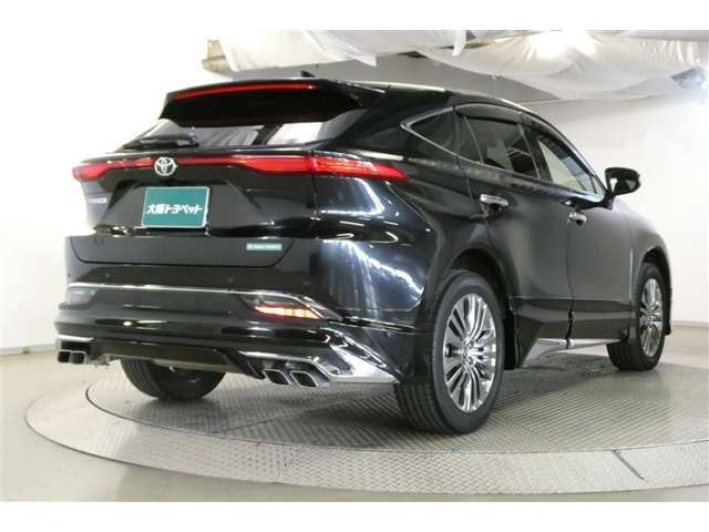 よりスタイリッシュに！カッコいいデザインのエアロパーツが付いています！