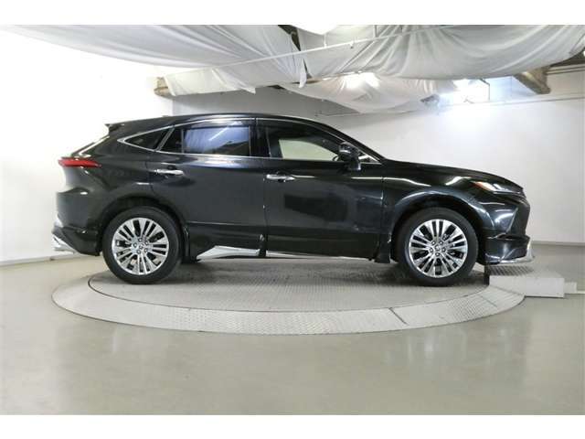 エンジン・ステアリング・ブレーキはもちろん、エアコン・ナビゲーション・テレビなども保証の対象です。詳しくはスタッフにお尋ね下さい。