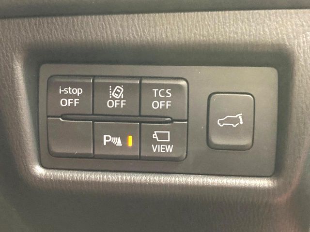 【パワーバックドア】スマートキーや運転席のボタンを押すだけでリアゲートが自動で開閉します！荷物を持っている時や、高い位置にあるバックドアを閉める際に便利な機能です♪