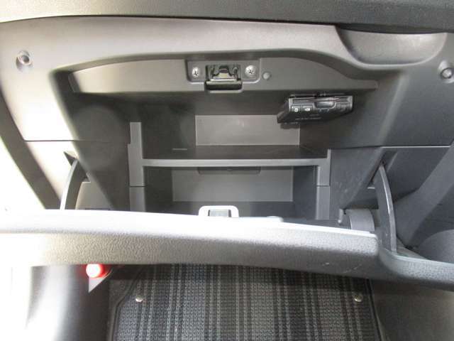 グローブBOX