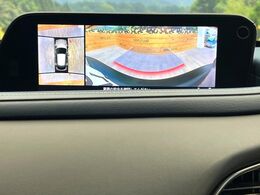 【360°ビューモニター】専用のカメラにより、上から見下ろしたような視点で360度クルマの周囲を確認することができます☆死角部分も確認しやすく、狭い場所での切り返しや駐車もスムーズに行えます。