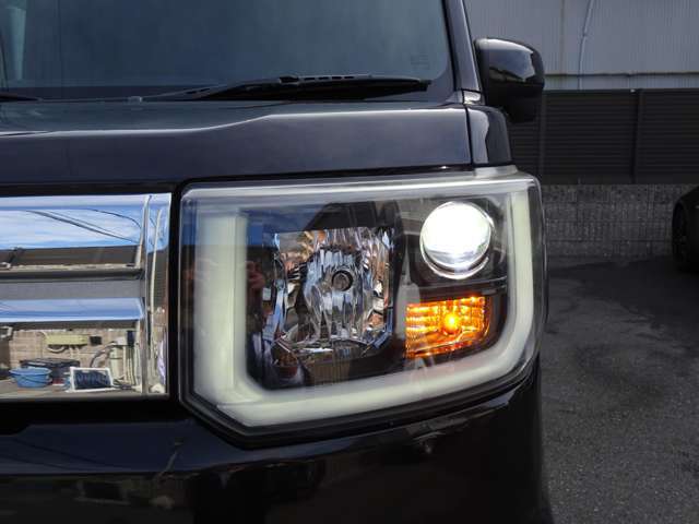 LEDヘッドライト　オートライト機能付きです、夕暮れ時やトンネル走行時のライト点け忘れ防止にもなり安全です。