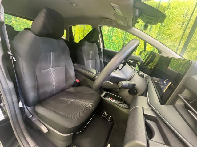運転席シート廻りは使用感も少なく、良好な状態となっています。丁寧に使われていたことがよくわかりますね。