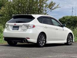 ワンオーナー車です！タイミングベルトは87000キロ時に交換済！個人情報の為、記録簿は処分されていますが整備ステッカーやオイル交換履歴などから過去にディーラーで整備されてきている車両です！