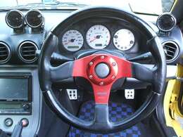 MOMOステアリング、追加メーター装備