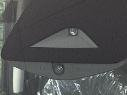 【インテリジェントエマージェンシーブレーキ】フロントカメラで前方の車両や歩行者を検知。衝突しそうな時は衝突被害軽減ブレーキが作動、衝突回避をサポート。より安全にドライブをお楽しみいただけます。