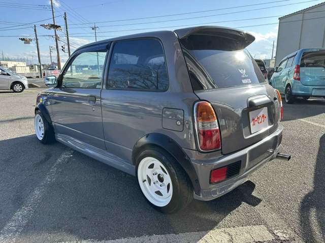 待ち時間もゆったりお過ごしできます。ネットテレビも完備しています。