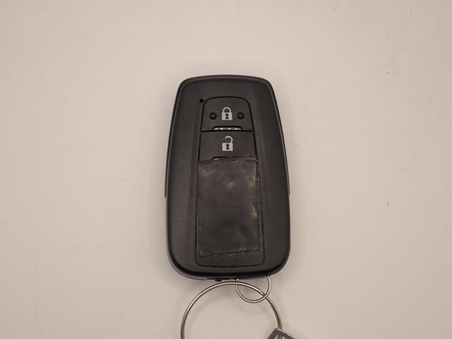 ◆三重県最大級の大型屋内中古車センター♪ヴァーサス鈴鹿店です♪オールジャンルの展示車が盛り沢山です♪在庫の無い車両のオーダーも受け付けます♪電話→059-384-5050までお問合せ下さい◆