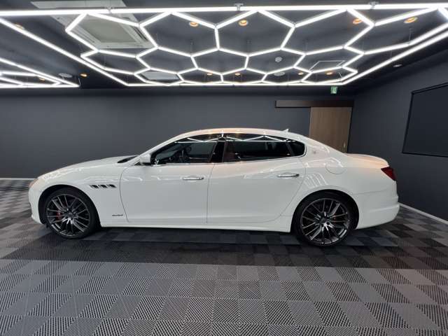 上質でお買い求めやすい輸入中古車をご案内しております。お客様のお好みに合った弊社在庫よりお選びくださいませ。