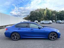 常時100台以上のBMW/MINIを展示！大型展示場でお気に入りの車両を見つけてください♪