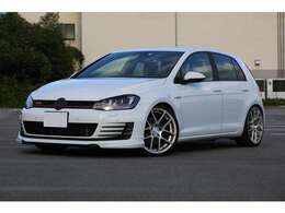 ゴルフGTI入庫しました！ワンオーナー　AVANGARDE19インチAW　XYZ車高調　スマートキー2個　ナビ　TV　バックカメラ　社外ブースト計　お気軽にお問い合わせください！