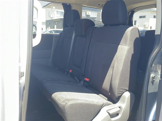 【セカンドシート】2列目も広々お乗りいただけます♪店舗にて現車の確認もいただけますので、お電話で在庫のご確認の上是非ご来店くださいませ！！！ワクワクするクルマ選びをご提案します！