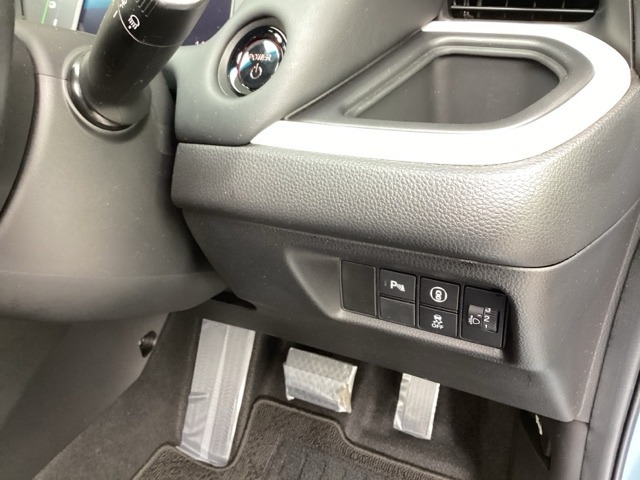 スマートキーシステム搭載ですので、ハンドル横のスイッチを押せば、エンジンスタート！
