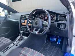 LIBERALAは、輸入車選びの新たなスタイルを提案するインポート・セレクト・ブランドです。オーナー様となる方がクルマから直接感じる感性を第一にした、最良の一台との出会いをコーディネートいたします。