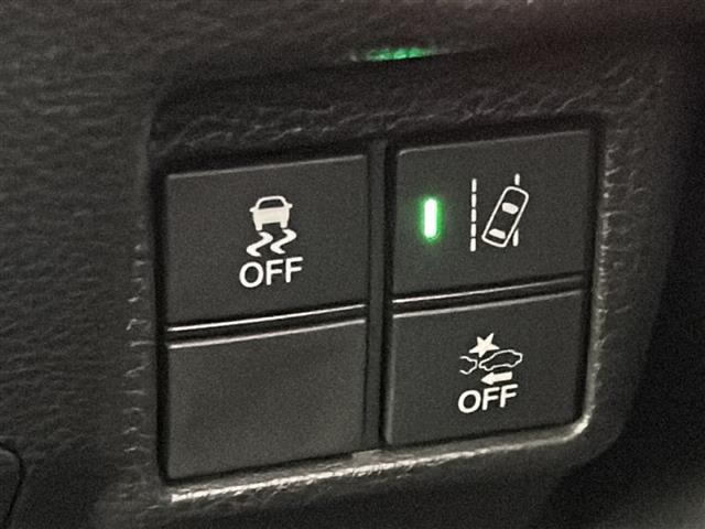 【Honda SENSING】ホンダの安全装備を搭載しています！機能には限界があるためご注意ください。◆搭載機能例：衝突軽減ブレーキ/歩行者事故低減ステアリング/路外逸脱抑制/標識認識/ACC