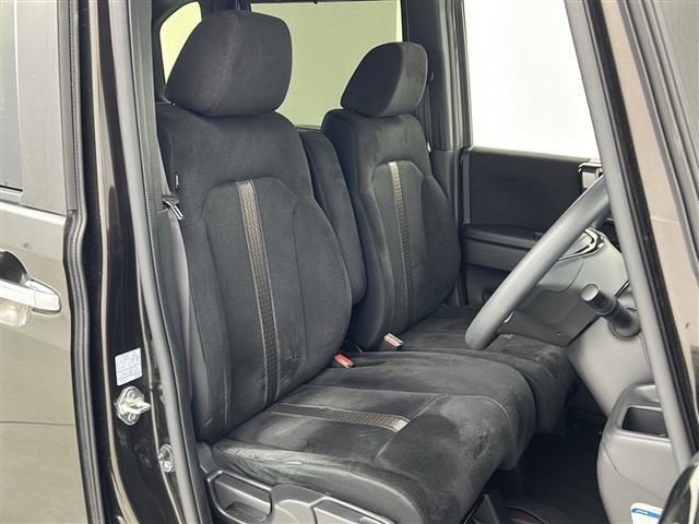 【運転席】座り心地が良いシートなので長時間の運転でも快適にお過ごしいただけます。新品のフロアマットのご注文も可能です。掲載箇所以外にご希望の写真がございましたらお気軽にお問い合わせ下さい。