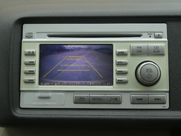 ◆バックカメラ◆リバースにするだけで映ります、後方の安全確認や、狭い駐車場での車庫入れ、雨の日や夜間など視界の悪い時に便利です！安全にバックする為には欠かせない装備です。