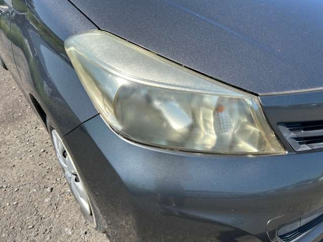 ヘッドライトは納車前に磨きます！