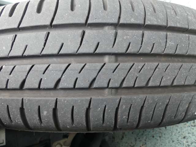 タイヤもまだまだ元気です。安心して、お乗り下さい。