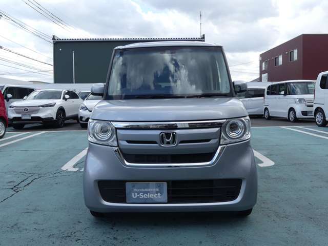 LEDヘッドライト装着車なので、夜間走行も明るく安全な走行をサポートいたします