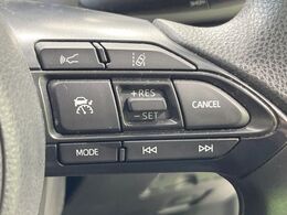 【レーダークルーズコントロール】高速道路での長距離走行が楽に！！自動で速度を保つクルーズコントロールが、衝突軽減システムと連携し、前方の車両を感知して車間を保つように速度調節してくれます！！
