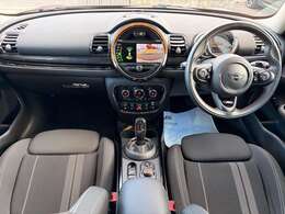 内装の至るところにもCLUBMANのコンセプトである水平基調のデザインが隠れています