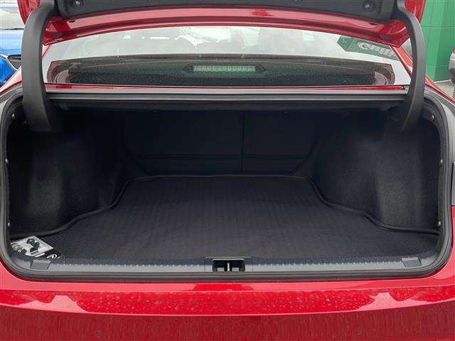 気になる車はすぐにお問い合わせください！画面右側の0066から始まる無料ダイヤルからお問い合わせ下さい！専門スタッフがお車のご質問にお答えいたします！