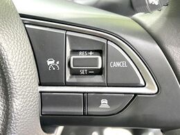 【アダプティブクルーズコントロール】高速道路での長距離走行が楽に！！自動で速度を保つクルーズコントロールが、衝突軽減システムと連携し、前方の車両を感知して車間を保つように速度調節してくれます！！