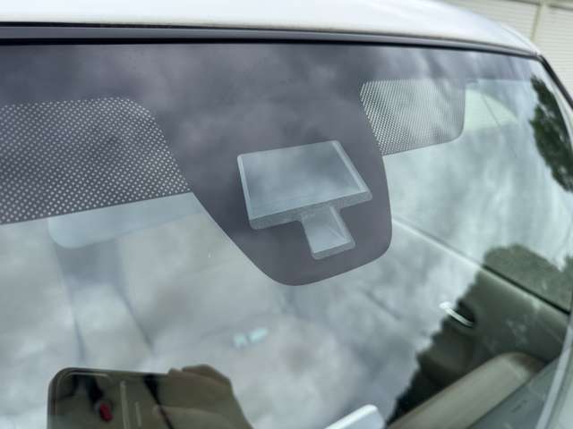 エマージェンシーブレーキ付きの車両です。