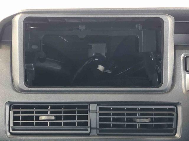 当車両はオーディオレスです。多彩なナビゲーション・オーディオをご用意しております。詳しくは当店スタッフにお問い合わせください。
