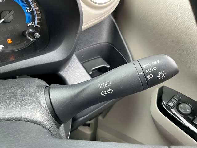 対向車が来ると自動でハイビームからロービームに切替してくれるシステムです。