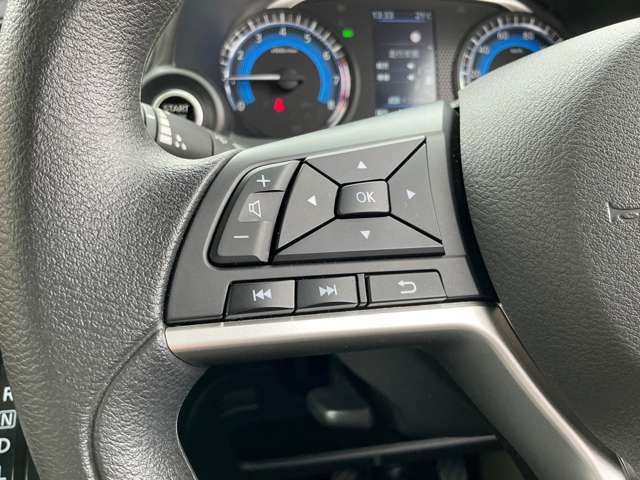 手元でオーディオ操作できます