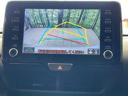 【バックカメラ】駐車時に後方がリアルタイム映像で確認できます。大型商業施設や立体駐車場での駐車時や、夜間のバック時に大活躍！運転スキルに関わらず、今や必須となった装備のひとつです！