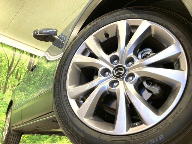 【純正18インチアルミホイール】外観にマッチした純正アルミホイールを装着しております。各種社外アルミホイールや、スタッドレスタイヤも取扱いしております。是非ご相談ください♪