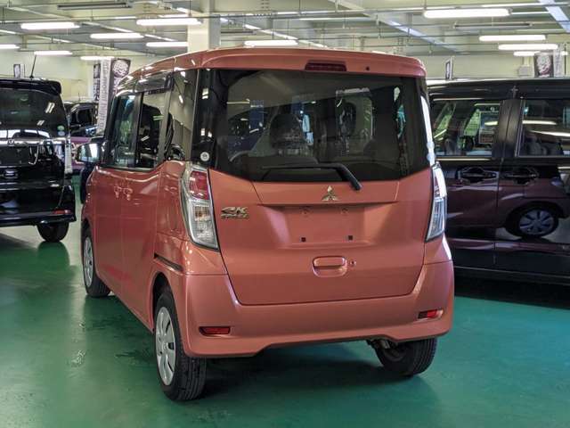 当社のアフターサービスですが、鈑金・塗装の自社工場をはじめ、自社の車検整備工場がございます。