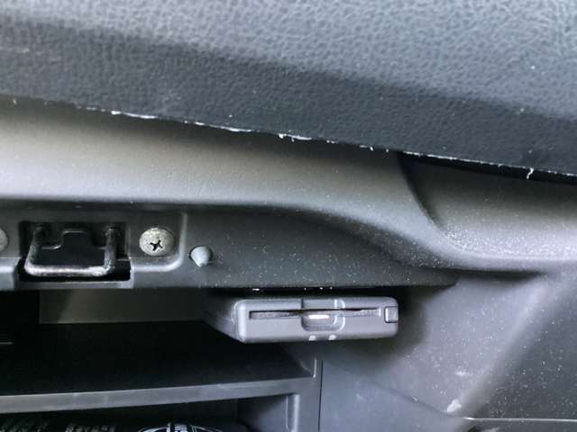 ETC付き！高速道路料金所で小銭の出し入れをする必要もなくスムーズに通過でき　ETC搭載車しか通過できないスマートインターも利用可能で、高速道路利用の幅が広がりますよ！