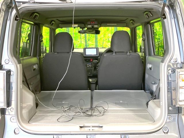 普段のお買い物や通勤、送迎等に十分な荷室スペースを確保しております。セカンドシートを倒すと、大きな荷物の積載も可能です♪