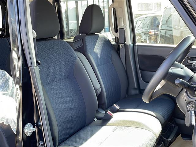 【運転席】座り心地が良いシートなので長時間の運転でも快適にお過ごしいただけます。新品のフロアマットのご注文も可能です。掲載箇所以外にご希望の写真がございましたらお気軽にお問い合わせ下さい。