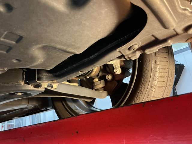 左フロント足回りです。