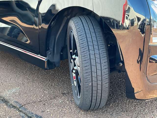 タイヤの溝はあります。