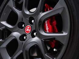 当店は高級輸入車専門店だからこそ整備に力を入れています。カスタム依頼はもとより各種コーディング作業や車検整備など、毎月多くのお客様からお問い合わせがあり、ご用命を頂いております。