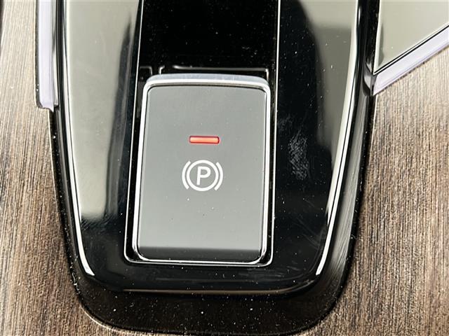 【電動パーキングブレーキ】パーキングブレーキを指先だけで操作可能です！力の弱い人にも安心してブレーキをかけていただけます！